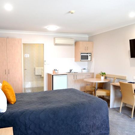 แม็กเคลลาร์ โมเทล Motel กันดาห์ ภายนอก รูปภาพ